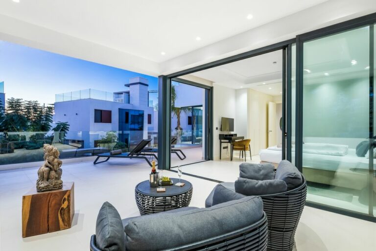 Master bedroom lounge - Villa Bohème