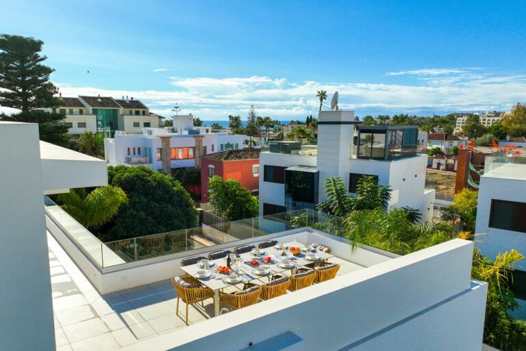 Rooftop dining and barbecue - Villa Bohème