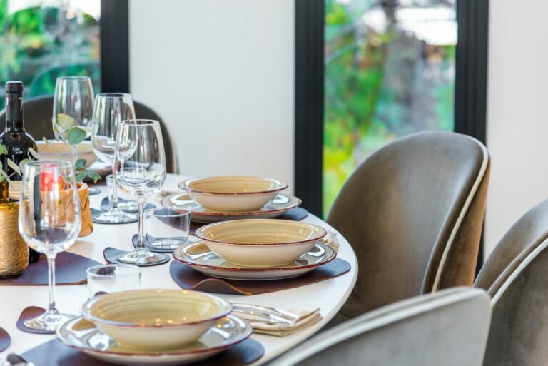 Dining table - Villa Elements - Luxury homes to rent in Marbella