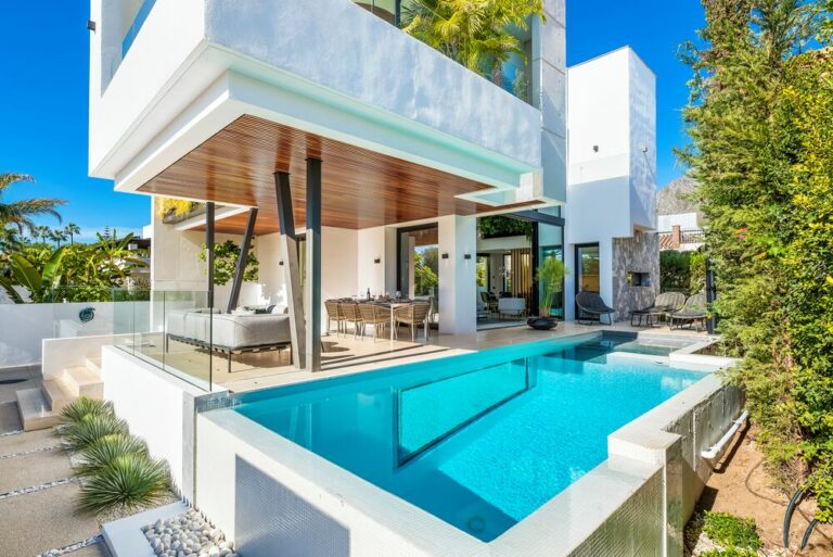 Private pool - Villa Elements - Luxury homes to rent in Marbella