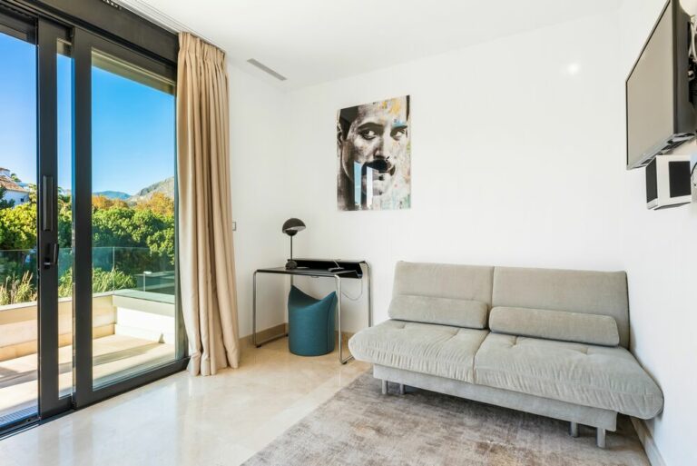 Office with sleeper sofa Villa Senses - Almodóvar Villas - Luxury homes to rent in Marbella